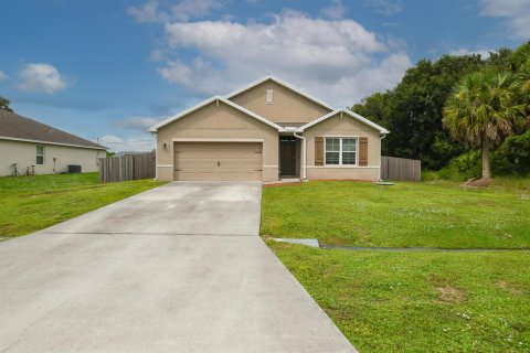 Villa ou maison à vendre à Port St. Lucie, Floride: 4 chambres, 177.26 m2 № 2407717 - photo 2