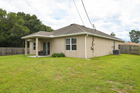 Villa ou maison à vendre à Port St. Lucie, Floride: 4 chambres, 177.26 m2 № 2407717 - photo 6