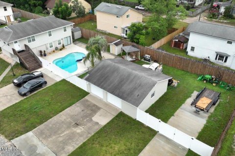 House in Jacksonville, Florida 4 bedrooms, 167.22 sq.m. № 771655 - photo 1
