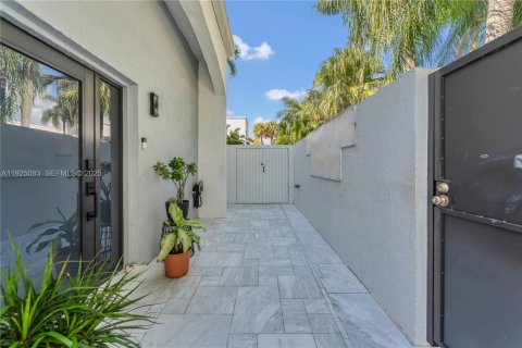 Adosado en venta en Aventura, Florida, 3 dormitorios, 126.81 m2 № 1986705 - foto 18