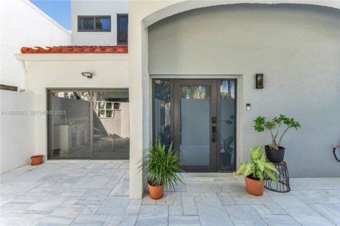 Adosado en venta en Aventura, Florida, 3 dormitorios, 126.81 m2 № 1986705 - foto 2