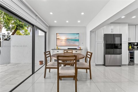 Adosado en venta en Aventura, Florida, 3 dormitorios, 126.81 m2 № 1986705 - foto 6