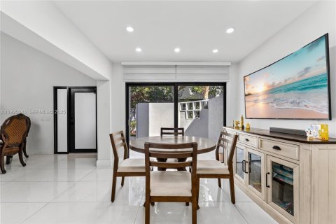 Adosado en venta en Aventura, Florida, 3 dormitorios, 126.81 m2 № 1986705 - foto 8