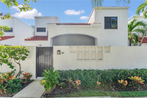 Adosado en venta en Aventura, Florida, 3 dormitorios, 126.81 m2 № 1986705 - foto 1