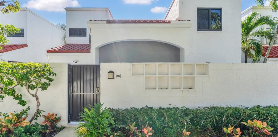 Adosado en Aventura, Florida 3 dormitorios, 126.81 m2 № 1986705