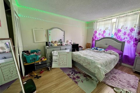 Condo in Lauderhill, Florida, 2 bedrooms  № 1742480 - photo 25