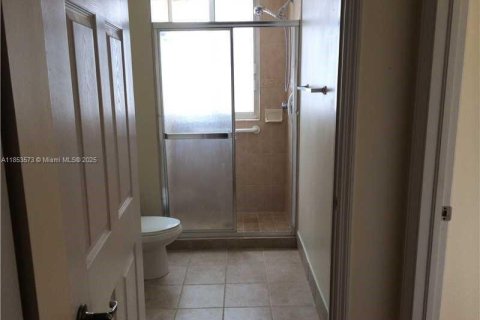 Снять в аренду кондоминиум в Корал-Гейблс, Флорида 1 спальня, 59.92м2, № 1875609 - фото 4