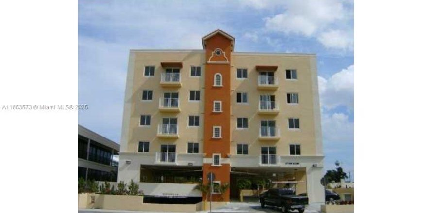 Кондоминиум с 1 спальней в Корал-Гейблс, Флорида № 1875609