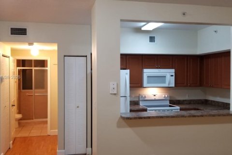 Снять в аренду кондоминиум в Корал-Гейблс, Флорида 1 спальня, 59.92м2, № 1875609 - фото 9