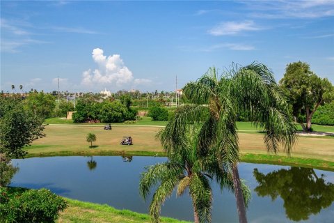 Condominio en venta en Saint Petersburg, Florida, 2 dormitorios, 97.55 m2 № 2302392 - foto 21
