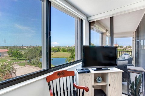 Condominio en venta en Saint Petersburg, Florida, 2 dormitorios, 97.55 m2 № 2302392 - foto 8