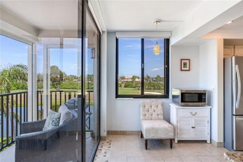 Condominio en venta en Saint Petersburg, Florida, 2 dormitorios, 97.55 m2 № 2302392 - foto 12