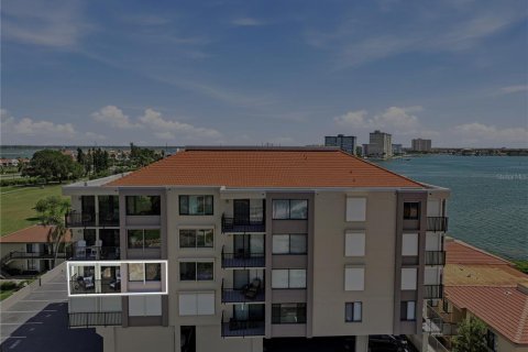 Condominio en venta en Saint Petersburg, Florida, 2 dormitorios, 97.55 m2 № 2302392 - foto 3