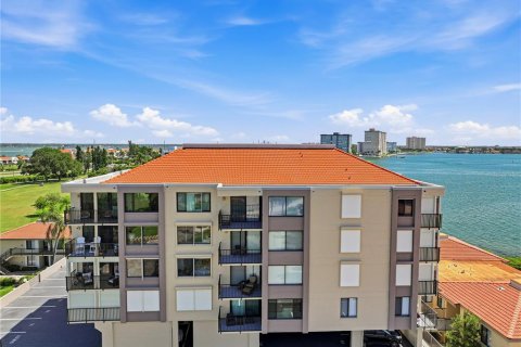 Condominio en venta en Saint Petersburg, Florida, 2 dormitorios, 97.55 m2 № 2302392 - foto 2