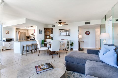 Condominio en venta en Saint Petersburg, Florida, 2 dormitorios, 97.55 m2 № 2302392 - foto 9