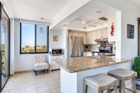 Condominio en venta en Saint Petersburg, Florida, 2 dormitorios, 97.55 m2 № 2302392 - foto 11