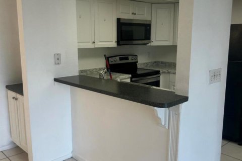 Condo in Port St. Lucie, Florida, 2 bedrooms № 2087169 - photo 10