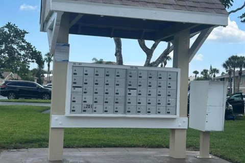 Condo in Port St. Lucie, Florida, 2 bedrooms № 2087169 - photo 5
