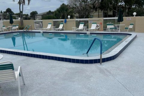 Condo in Port St. Lucie, Florida, 2 bedrooms № 2087169 - photo 3
