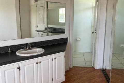 Condo in Port St. Lucie, Florida, 2 bedrooms № 2087169 - photo 12