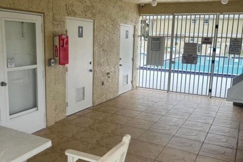 Condo in Port St. Lucie, Florida, 2 bedrooms № 2087169 - photo 4