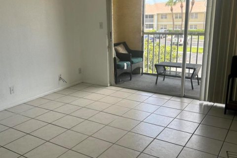 Condo in Port St. Lucie, Florida, 2 bedrooms № 2087169 - photo 7