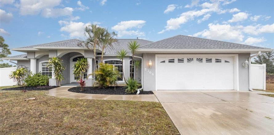 House in North Port, Florida 5 bedrooms, 236.44 sq.m. № 1517747