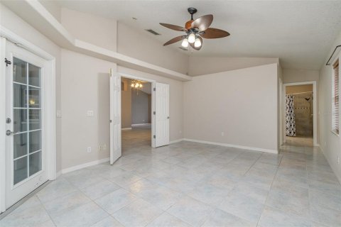 House in North Port, Florida 5 bedrooms, 236.44 sq.m. № 1517747 - photo 18