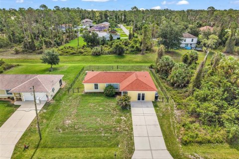 Villa ou maison à vendre à North Port, Floride: 3 chambres, 149.76 m2 № 2148633 - photo 2