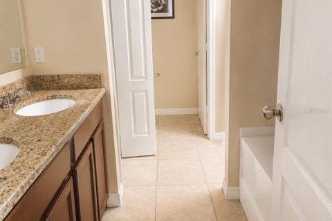 House in Davenport, Florida 6 bedrooms, 286.51 sq.m. № 2119938 - photo 7