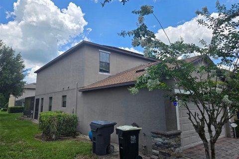 House in Davenport, Florida 6 bedrooms, 286.51 sq.m. № 2119938 - photo 2
