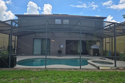 House in Davenport, Florida 6 bedrooms, 286.51 sq.m. № 2119938 - photo 1