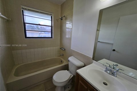 Villa ou maison à louer à Dania Beach, Floride: 2 chambres, 258.27 m2 № 2085750 - photo 15