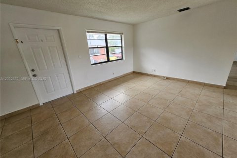 Villa ou maison à louer à Dania Beach, Floride: 2 chambres, 258.27 m2 № 2085750 - photo 13