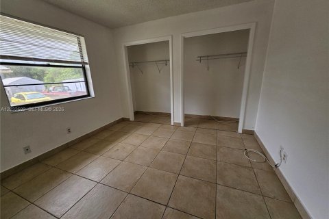 Villa ou maison à louer à Dania Beach, Floride: 2 chambres, 258.27 m2 № 2085750 - photo 11