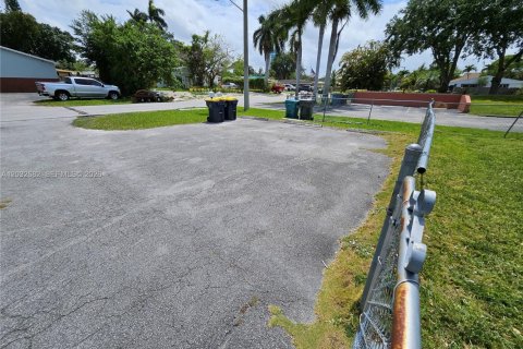 Villa ou maison à louer à Dania Beach, Floride: 2 chambres, 258.27 m2 № 2085750 - photo 22