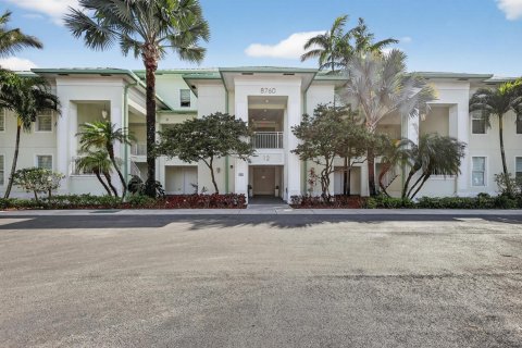 Condominio en Doral, Florida, 1 dormitorio  № 2146427