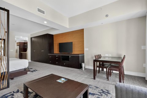 Condominio en venta en Doral, Florida, 1 dormitorio, 65.5 m2 № 2146427 - foto 10