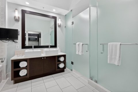Condominio en venta en Doral, Florida, 1 dormitorio, 65.5 m2 № 2146427 - foto 16