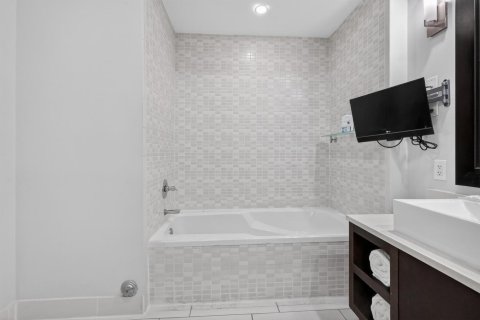 Condominio en venta en Doral, Florida, 1 dormitorio, 65.5 m2 № 2146427 - foto 19