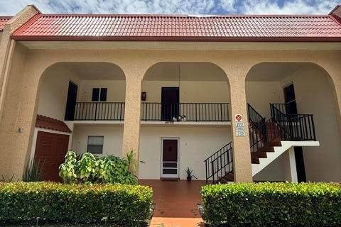 Condo in West Palm Beach, Florida, 2 bedrooms № 2078635