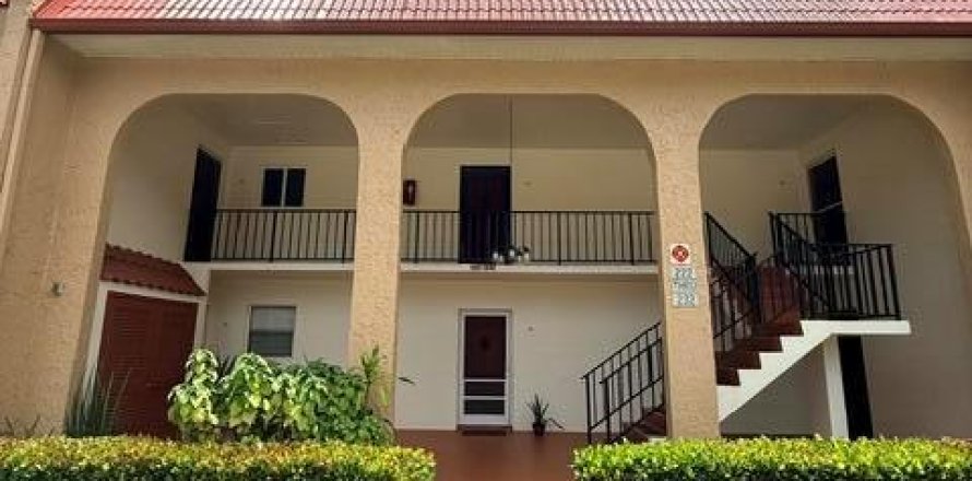 Condo in West Palm Beach, Florida, 2 bedrooms  № 2078635