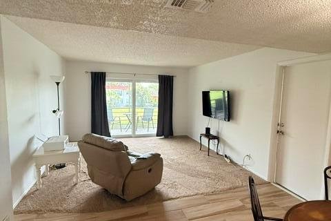 Condo in West Palm Beach, Florida, 2 bedrooms  № 2078635 - photo 4