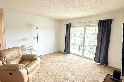 Condo in West Palm Beach, Florida, 2 bedrooms  № 2078635 - photo 13