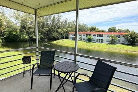 Condo in West Palm Beach, Florida, 2 bedrooms  № 2078635 - photo 24