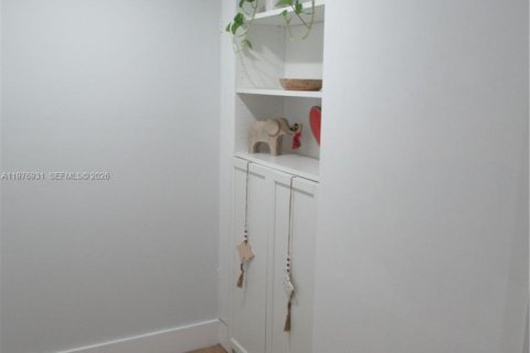 Condo in Pompano Beach, Florida, 2 bedrooms  № 2044400 - photo 26