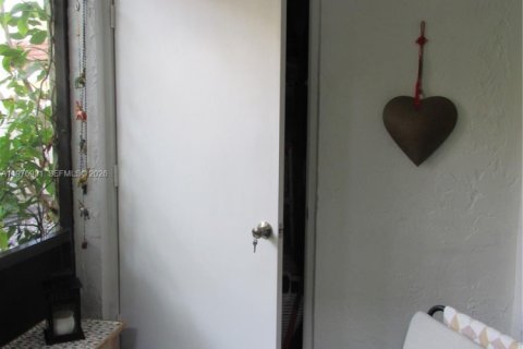 Condo in Pompano Beach, Florida, 2 bedrooms  № 2044400 - photo 23