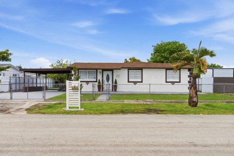 Casa en Miami, Florida 4 dormitorios, 156.45 m2 № 2084641