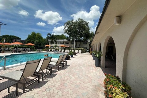 Condo in Margate, Florida, 2 bedrooms  № 2153465 - photo 4