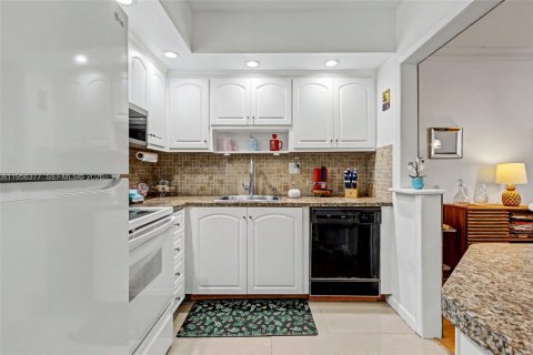 Condo in Margate, Florida, 2 bedrooms  № 2153465 - photo 7